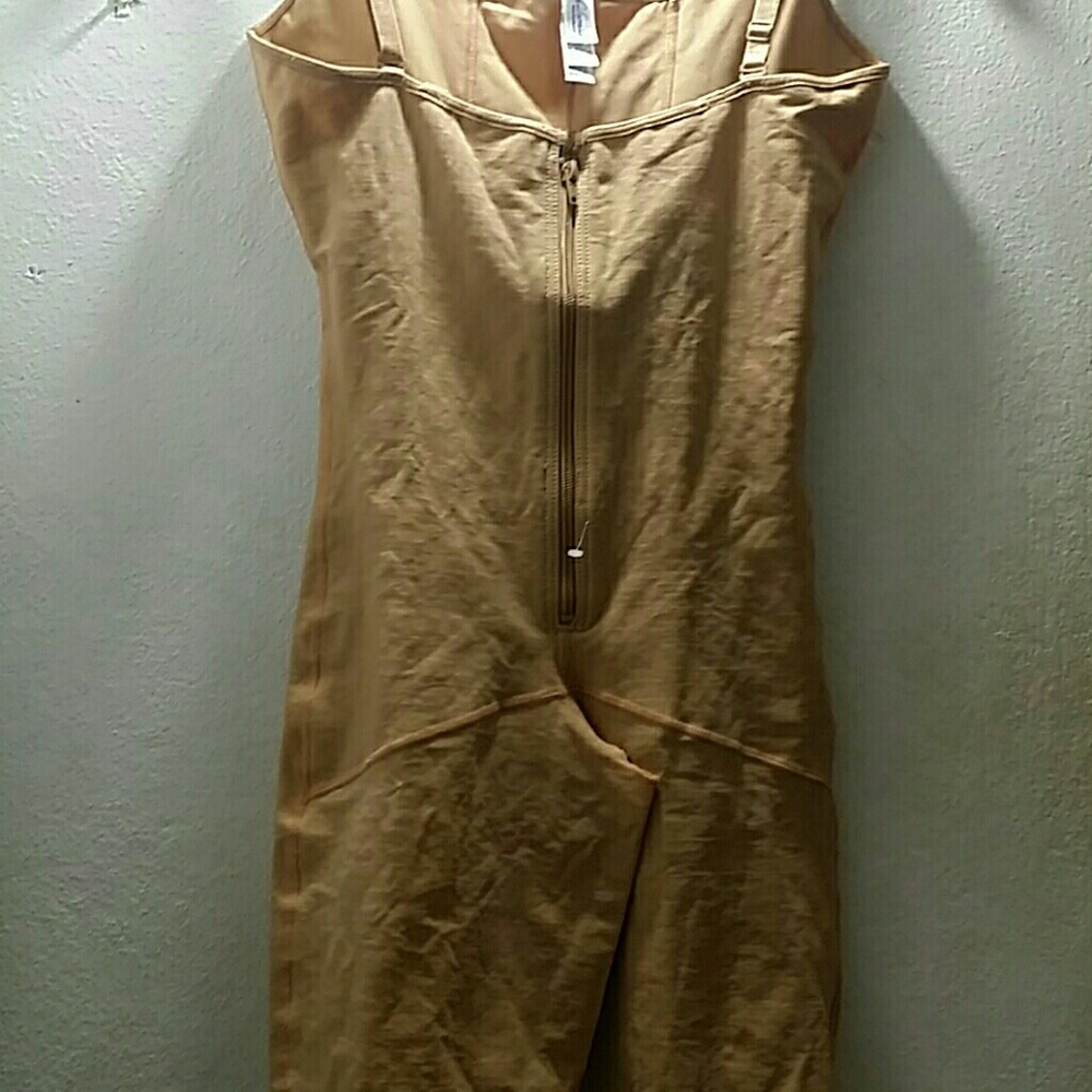 Body reductor, full tight compression body shaper.